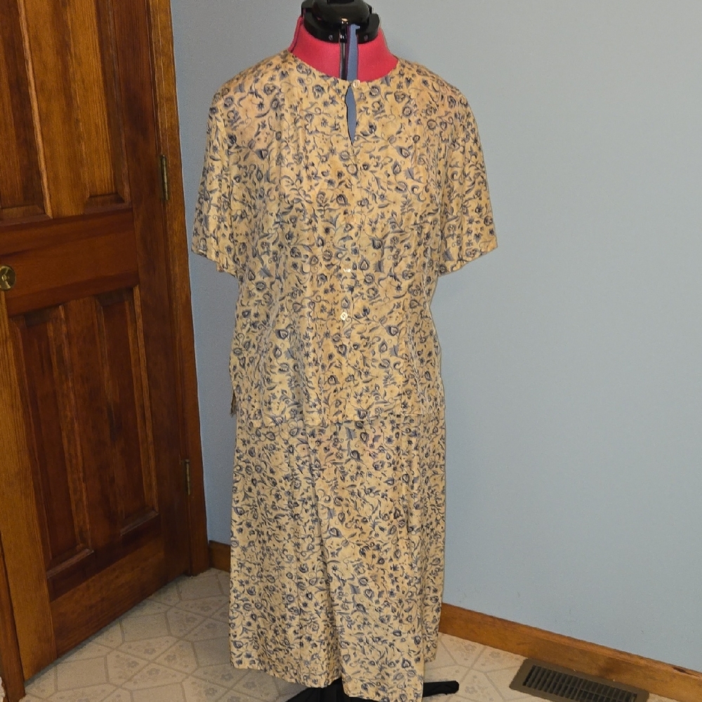 Elegant Floral Midi Dress in Cream and Blue